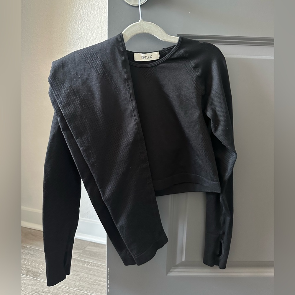 Athletic set- includes leggings and cropped long sleeve